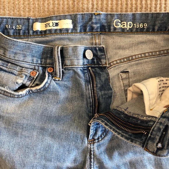 Gap Light Wash Slim Fit Jeans - Picture 3 of 5